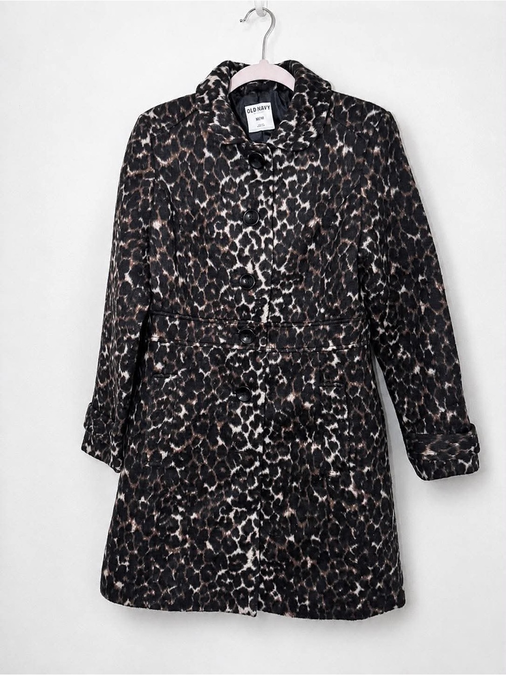 Women's coat identification